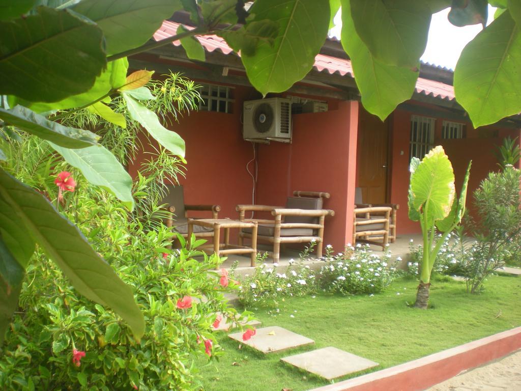 Hotel Robinson Plage Lomé Eksteriør bilde